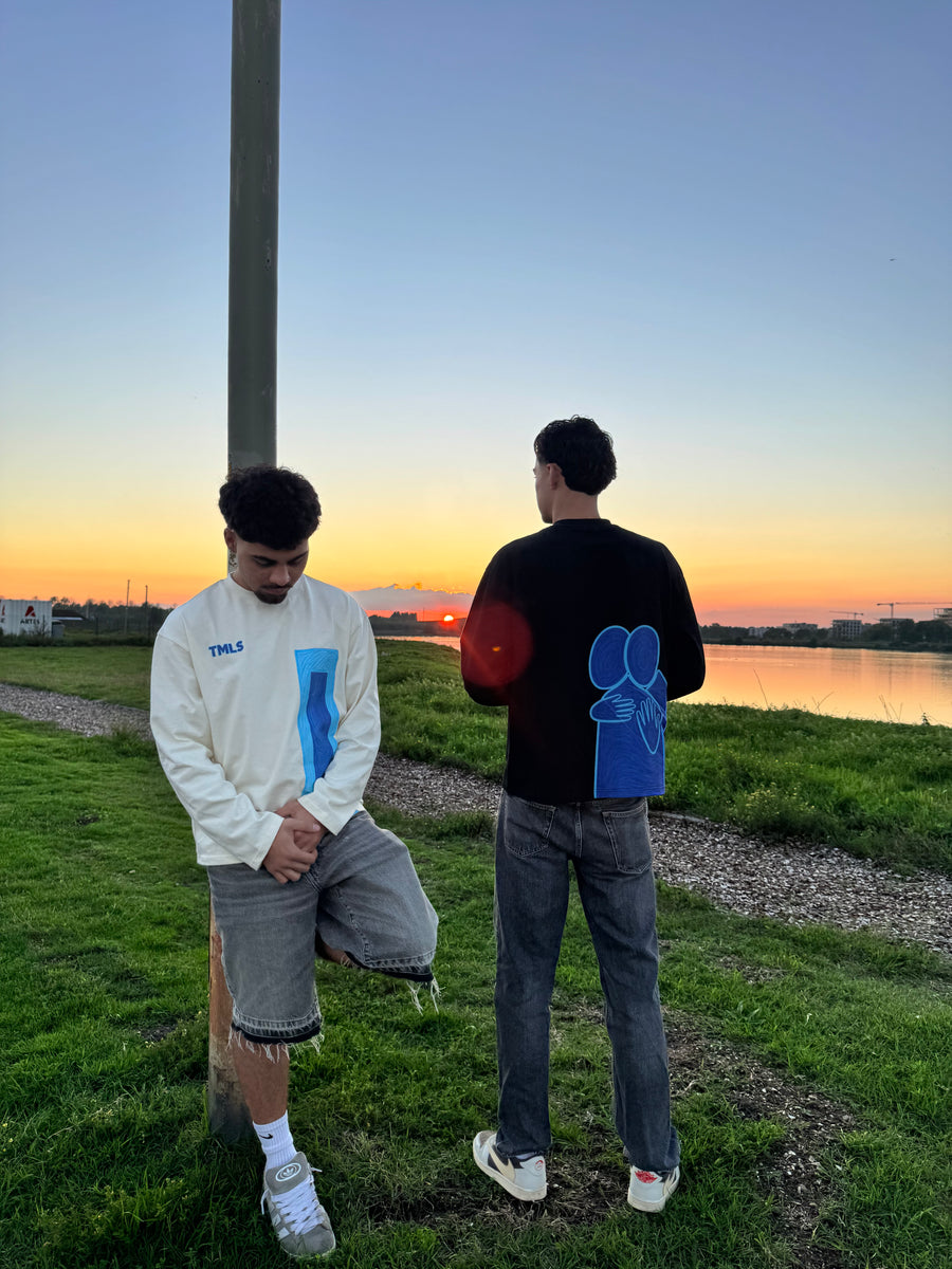 Art black Longsleeve timeless worn by the Timeless community